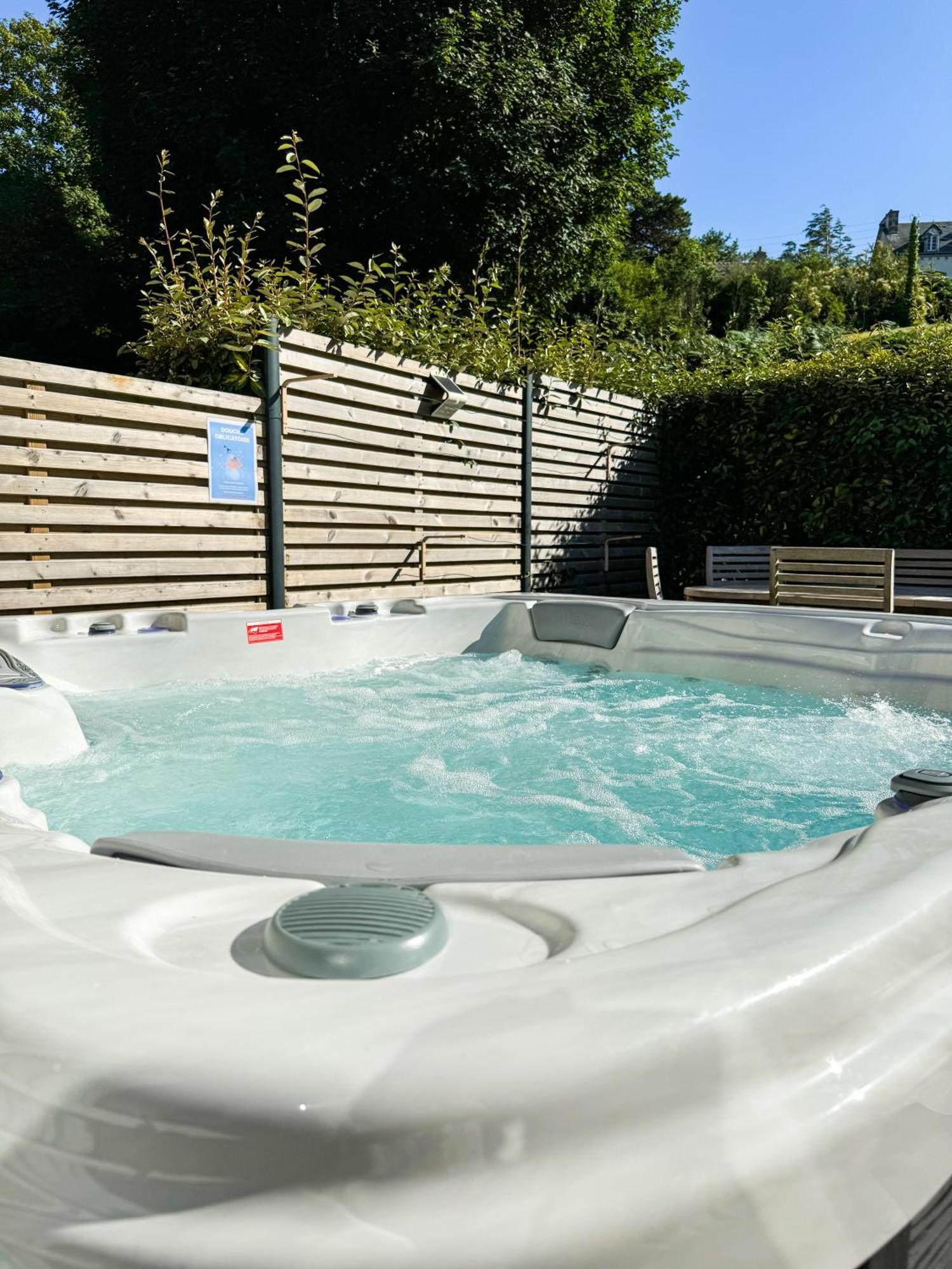 Jacuzzi Professionel Les Pieds Dans L'Eau Plage A 50 M Trévou-Tréguignec Esterno foto