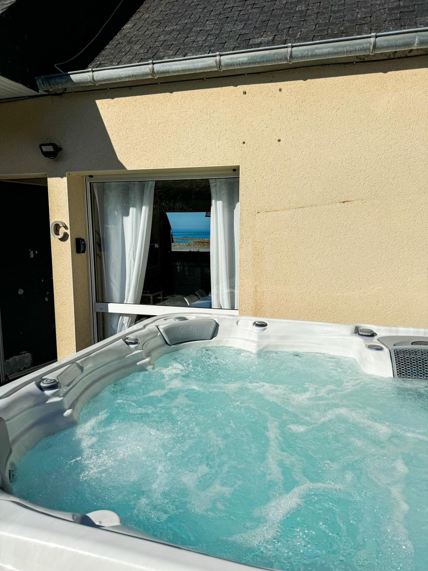 Jacuzzi Professionel Les Pieds Dans L'Eau Plage A 50 M Trévou-Tréguignec Esterno foto